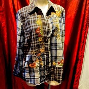 NWT paparazzi flannel size medium hand crocheted pattern shabby chic